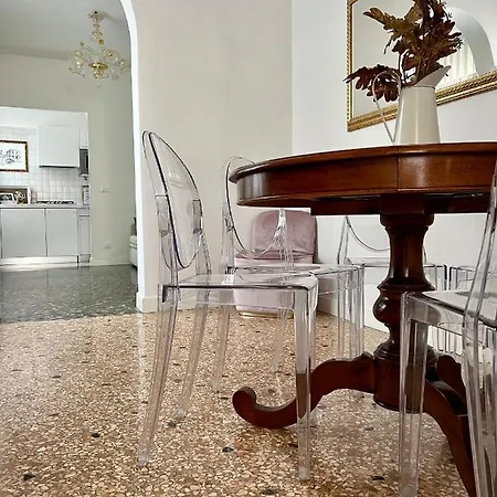 At - Rialto Bridge Apartment